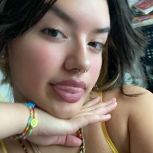 Meet your Posher, Ava